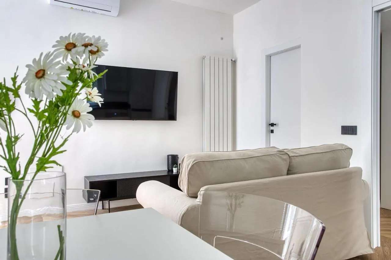 밀라노 Joivy Stunning Flat With Balcony 아파트