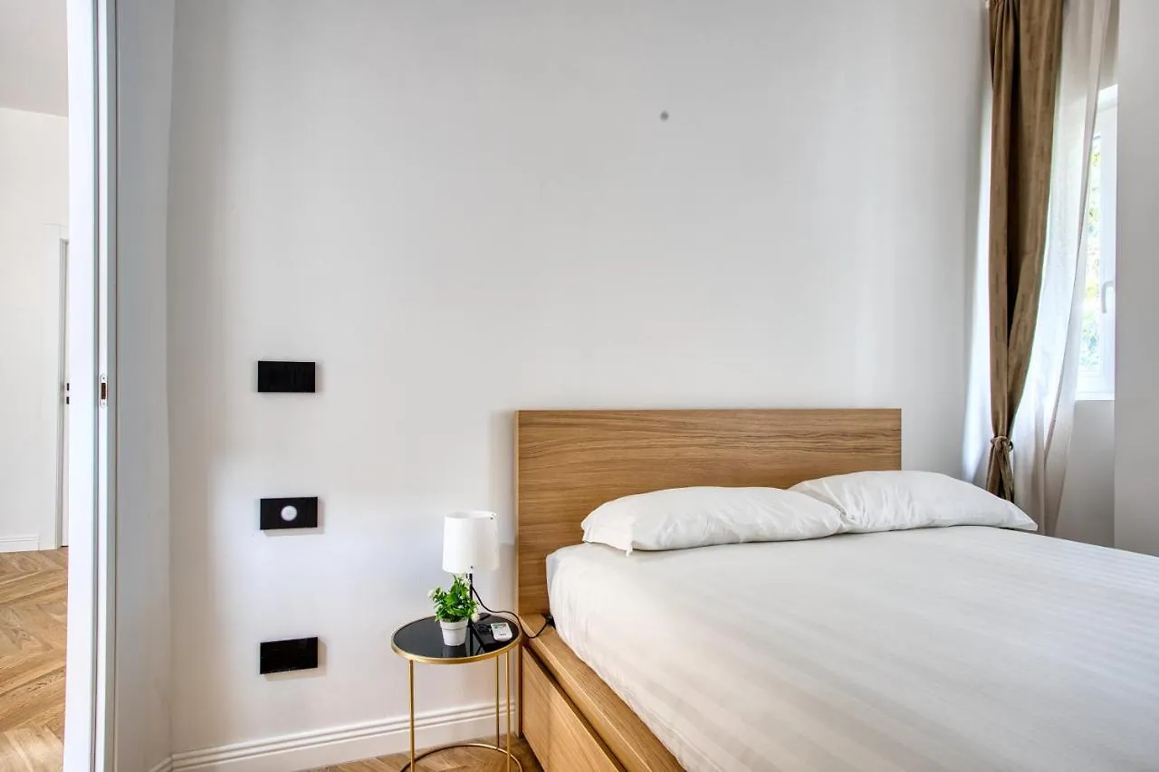 밀라노 Joivy Stunning Flat With Balcony 아파트 0*,